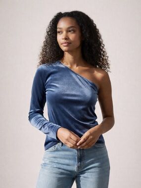Old Navy One-Shoulder Long-Sleeve Velvet Top in Navy